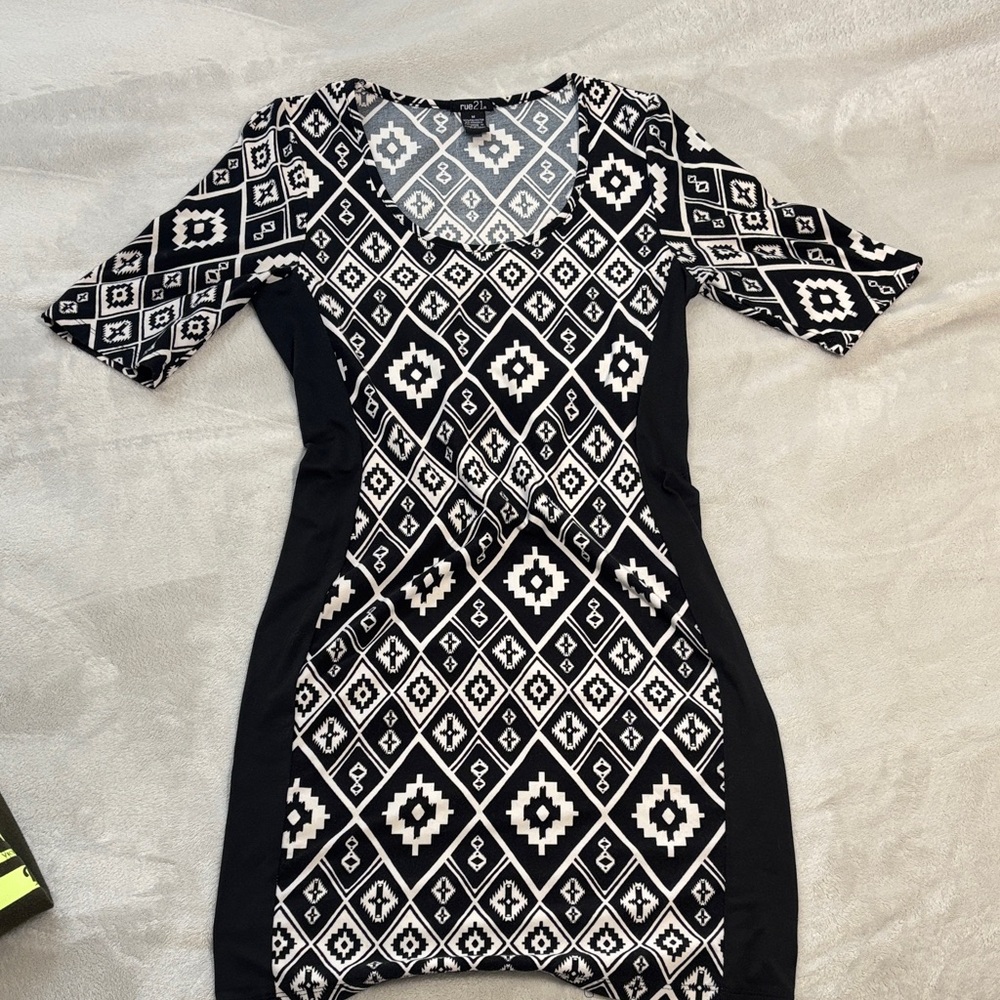 Rue21 Black and White Patterned Mini Dress